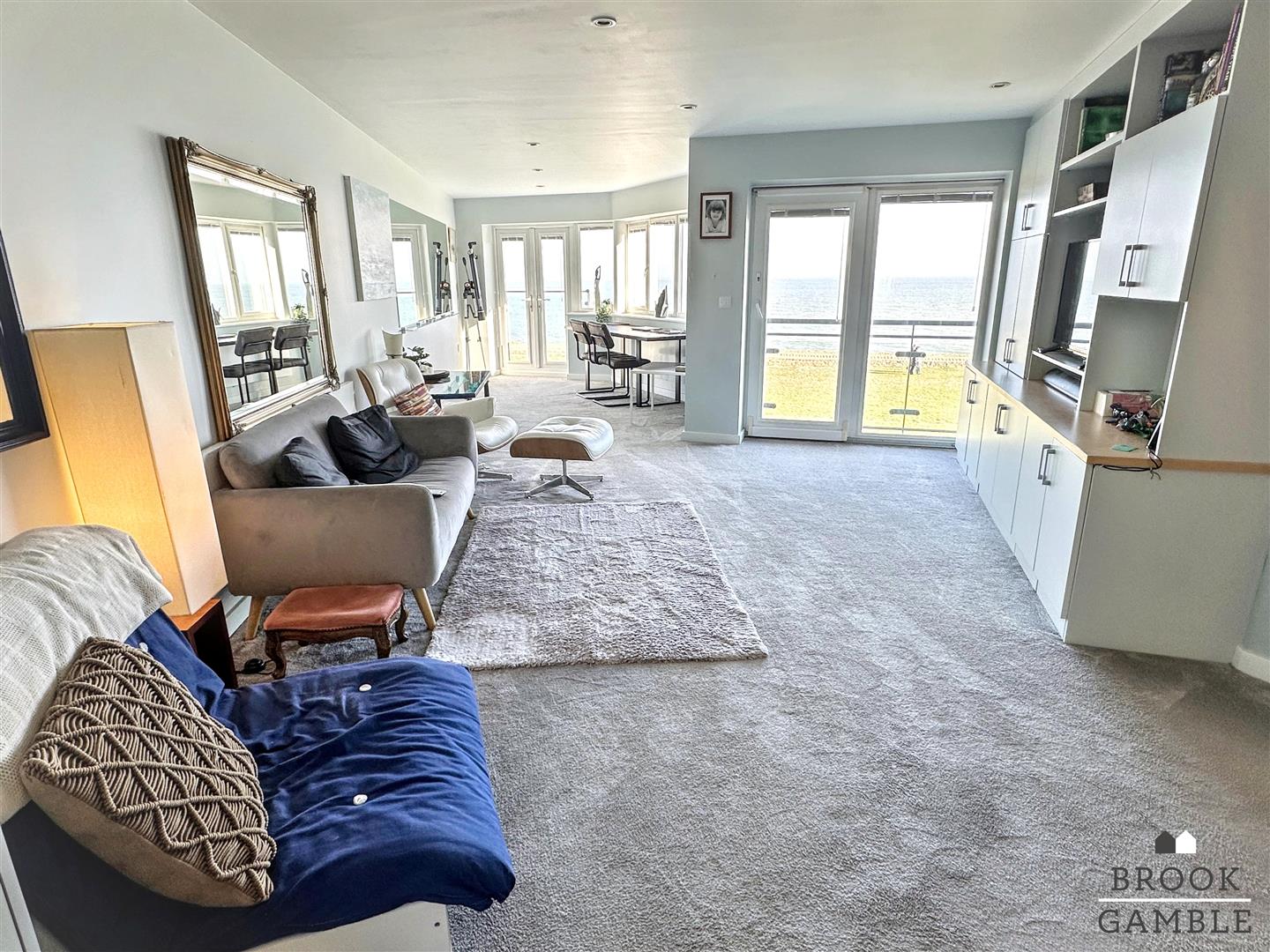 2 Bedroom Apartment - Purpose Built. 12 San Diego Way in Eastbourne,  6